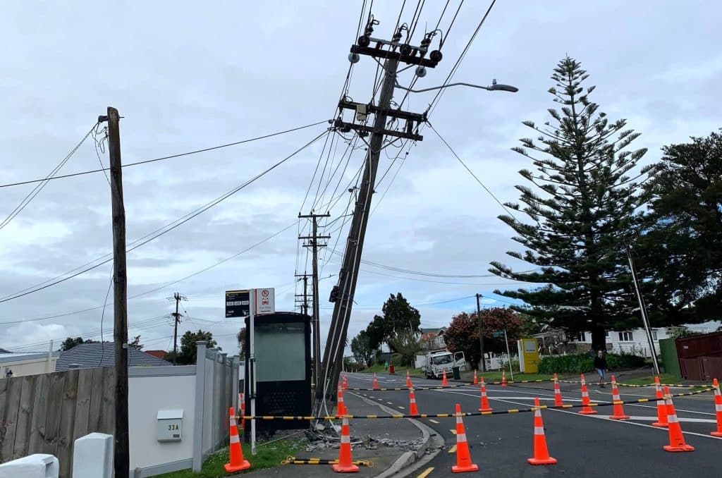 交通事故による停電